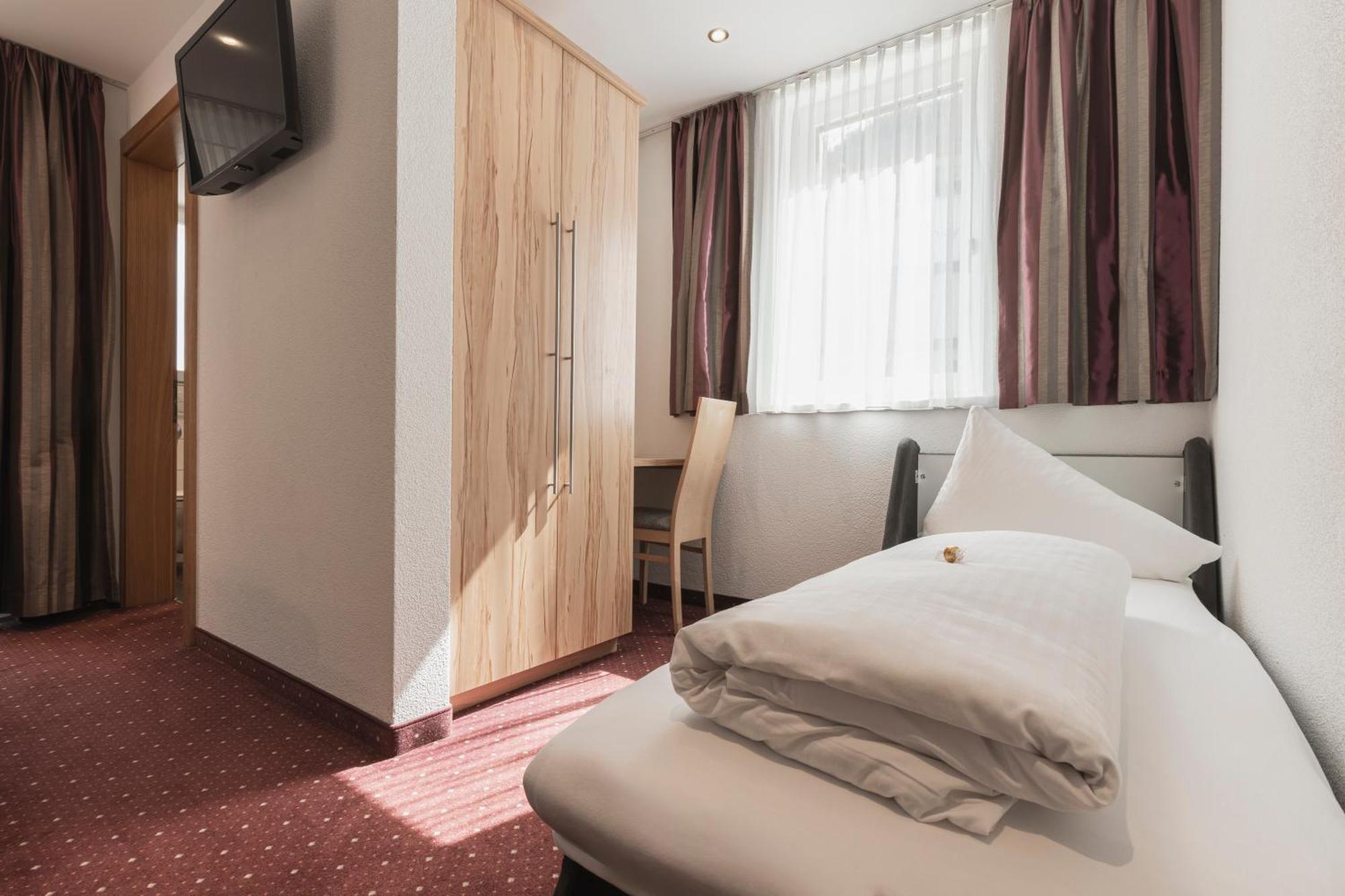Birkheim Hotel Ischgl Room photo