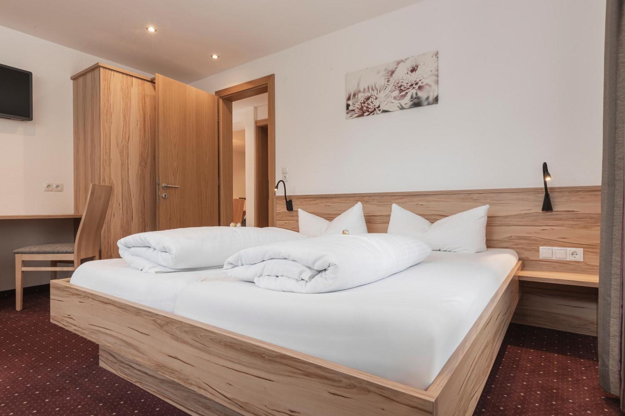 Birkheim Hotel Ischgl Room photo