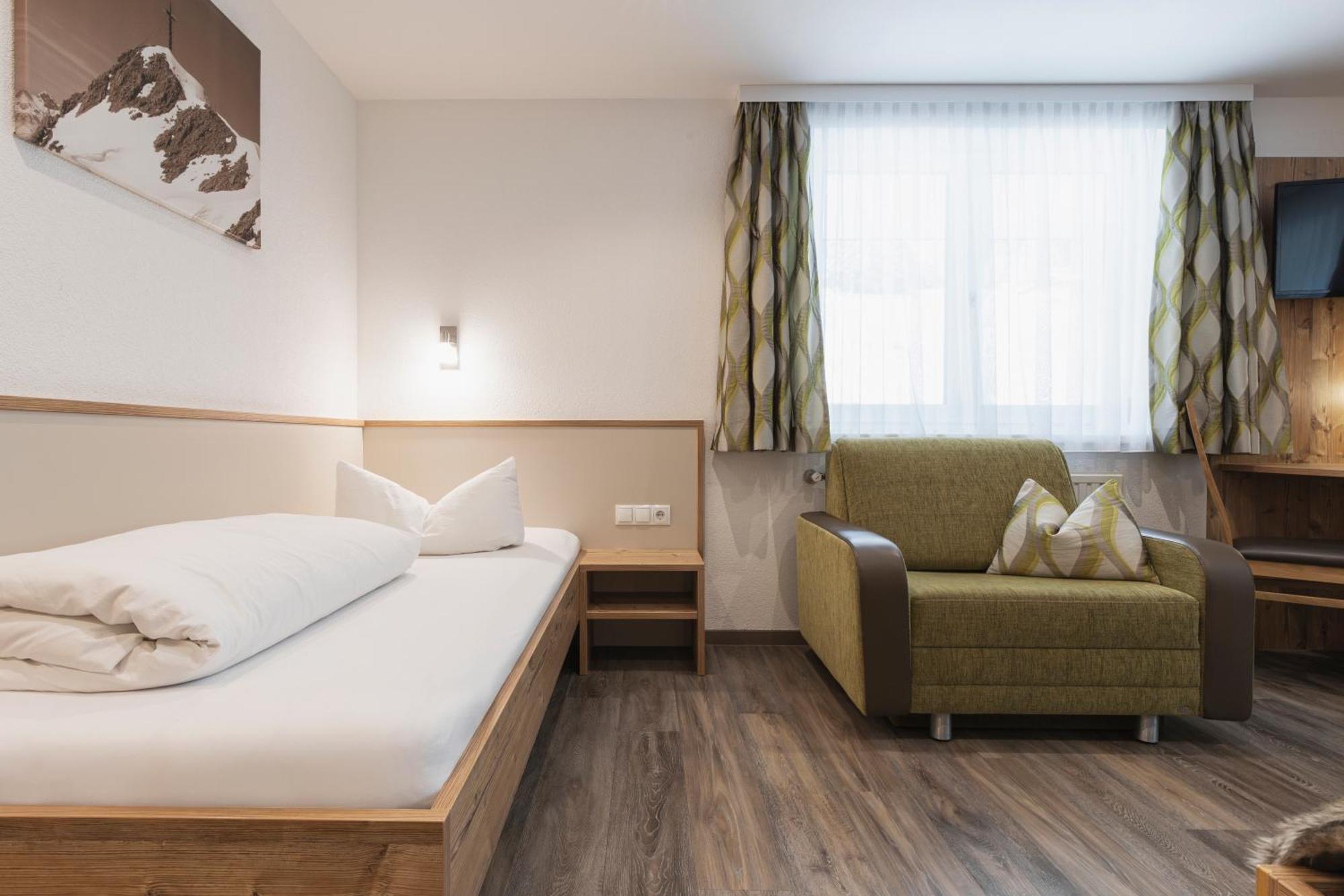 Birkheim Hotel Ischgl Room photo